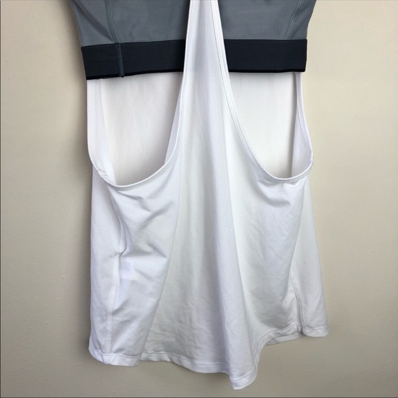 (3 for $24❣️) Under Armour Size S Loose Heat Gear Tank Top - Picture 8 of 8